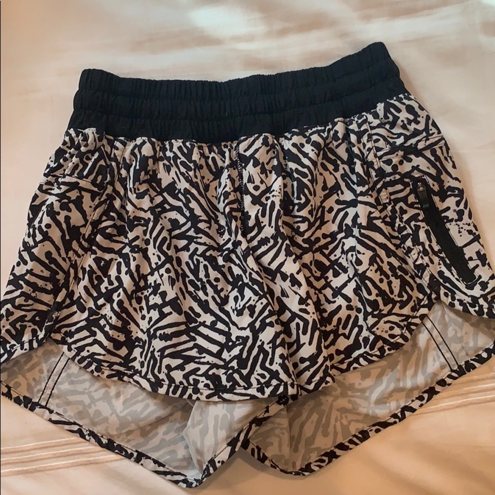 Size 4 LULULEMON tracker short